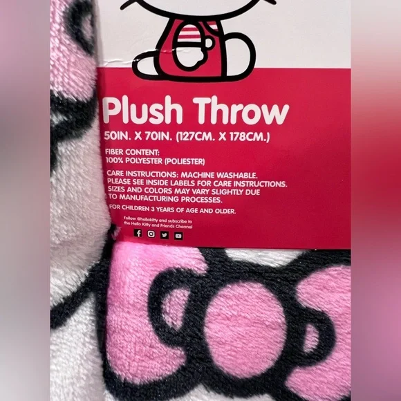 50 x 70“ Hello Kitty Plush Throw! 😻🎀 - Picture 4 of 4